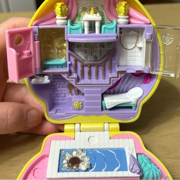 1995 Stylin' Salon Polly Pocket Compact - Picture 3 of 9